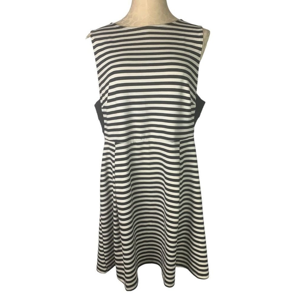 2X Forever 21+ Women's Black and White Striped‎ A-Line Sleeveless Dress